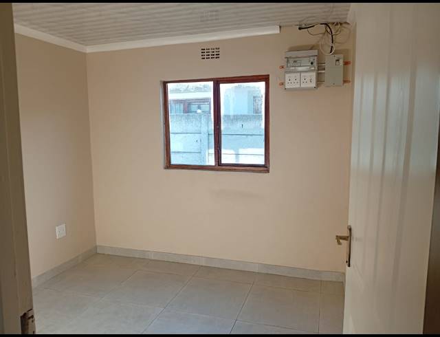 2 BEDROOM FREEHOLD FOR SALE IN GRIFFITHS MXENGE